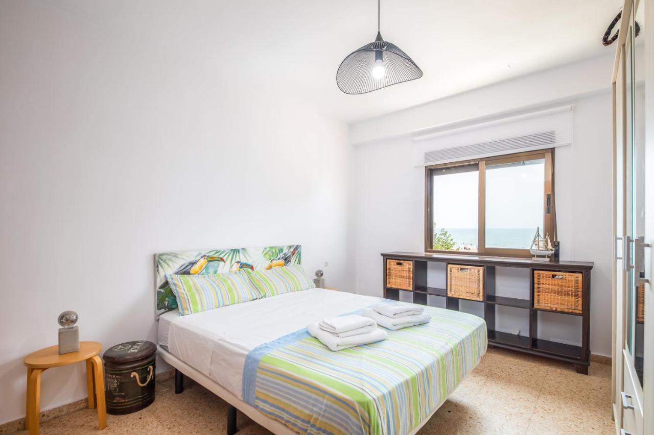 Isola Beachside Apartment Valenza Esterno foto