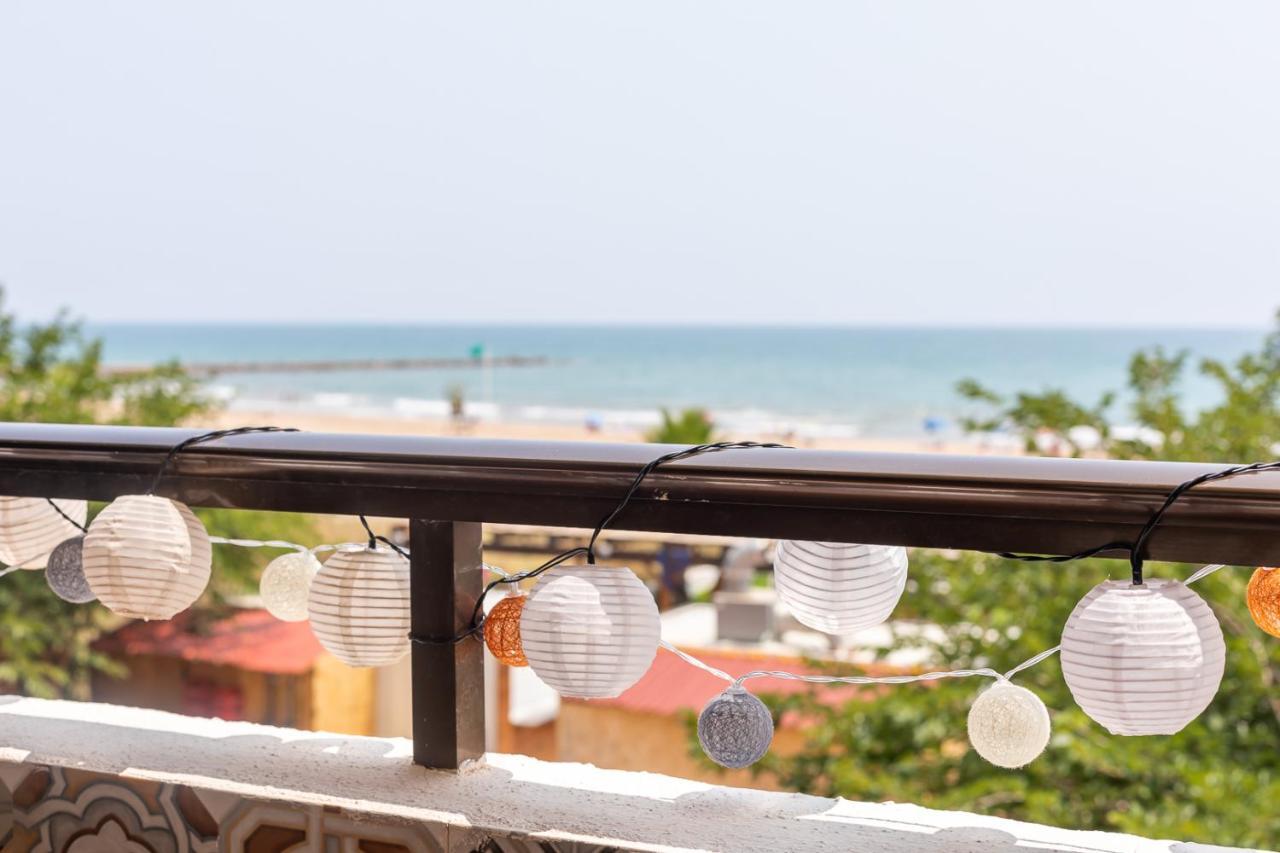 Isola Beachside Apartment Valenza Esterno foto
